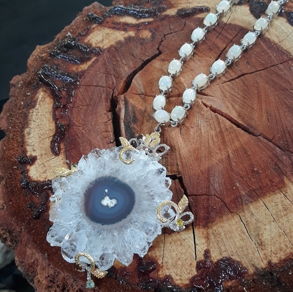 Handcrafted White Druzy Quartz Necklace - Picture 3 of 17